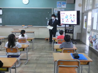 宮津市立栗田小学校で出前授業を行いました．